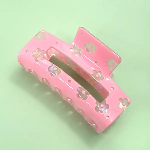 Luxe Cutout Daisy Hair Claw Clip
