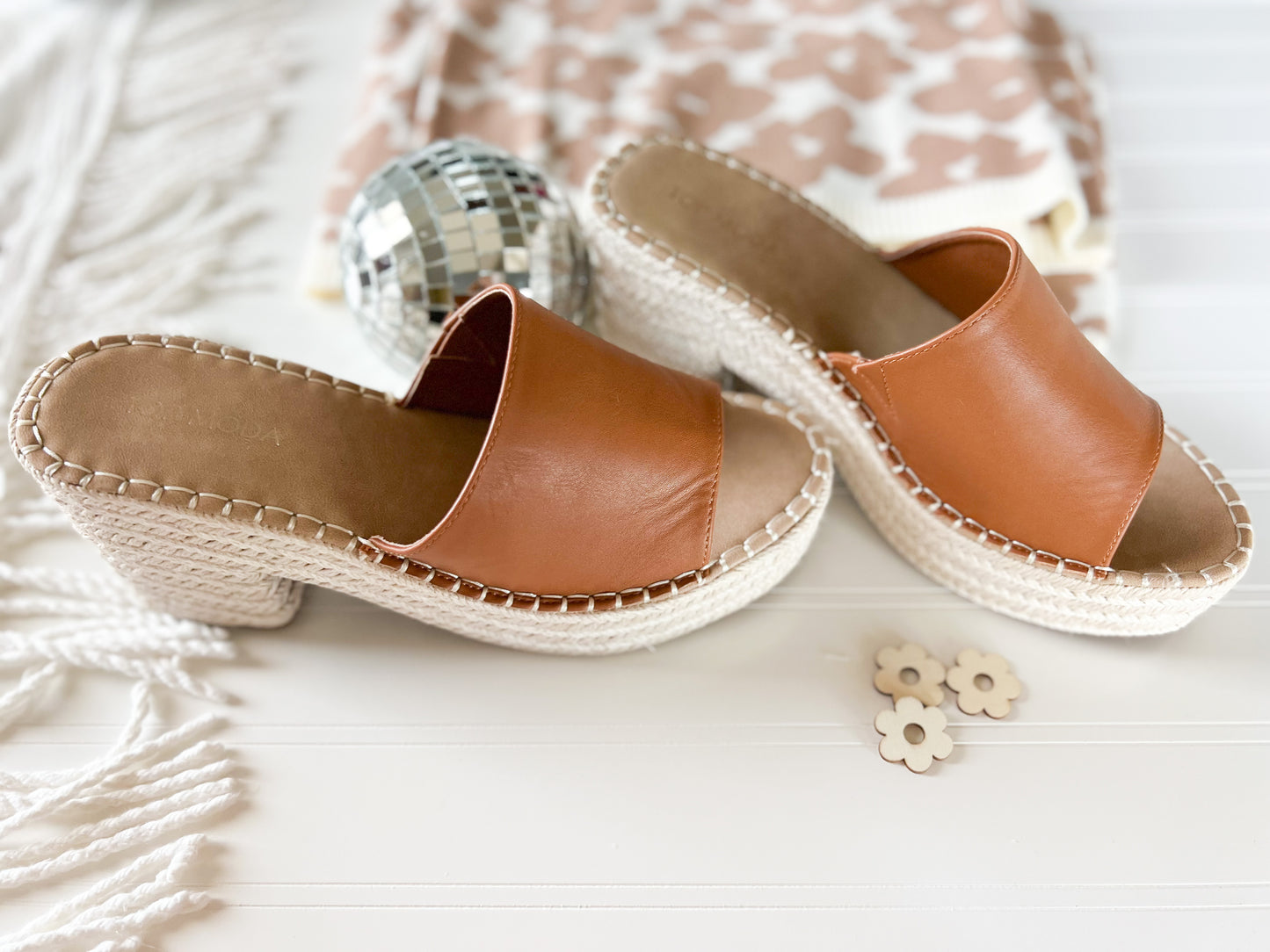 CHUNKY HEELED SANDALS
