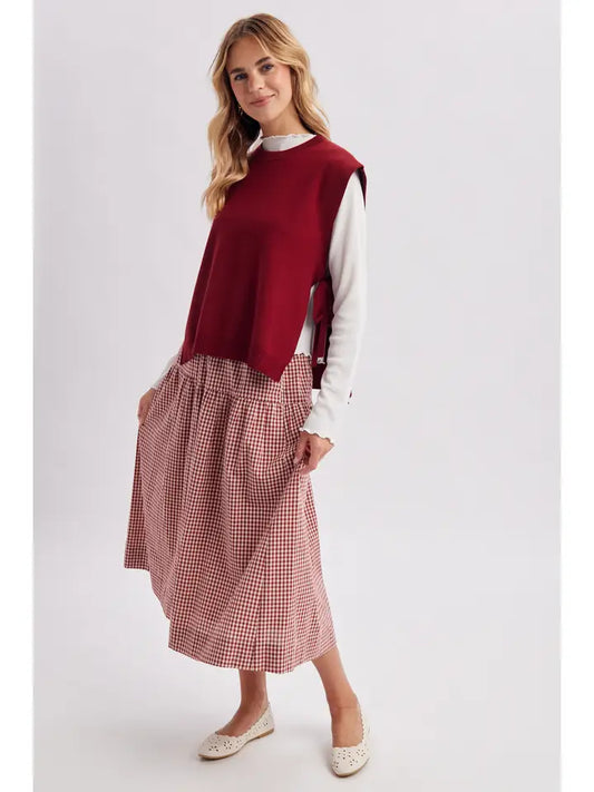 Sleeveless Open Side Sweater Vest In Wine